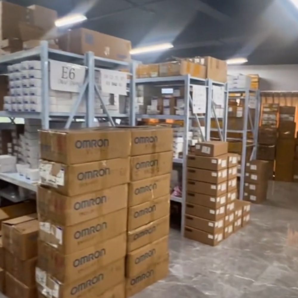 Omron Universal-Eingabeeinheit CJ1W-PH41U 7 ursprünglicher PLC-Distributor