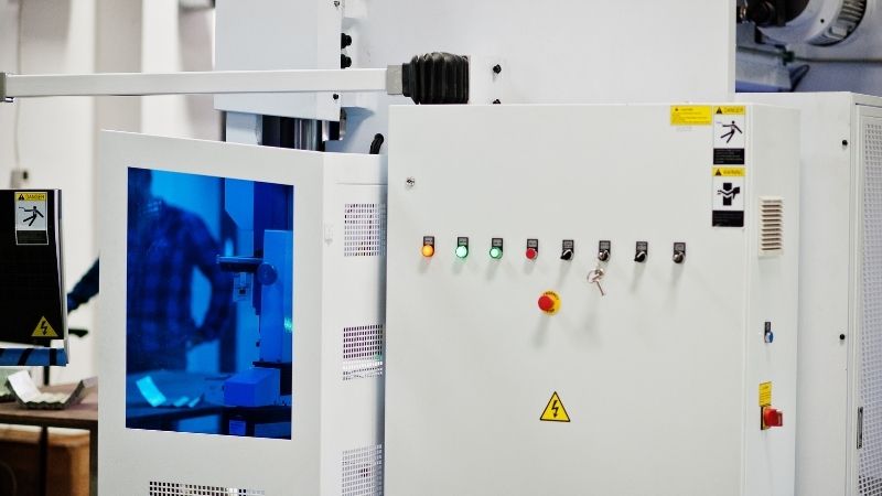 Apa itu Panel Kontrol Listrik? Penjelasan Wawasan Utama 2 panel kontrol listrik