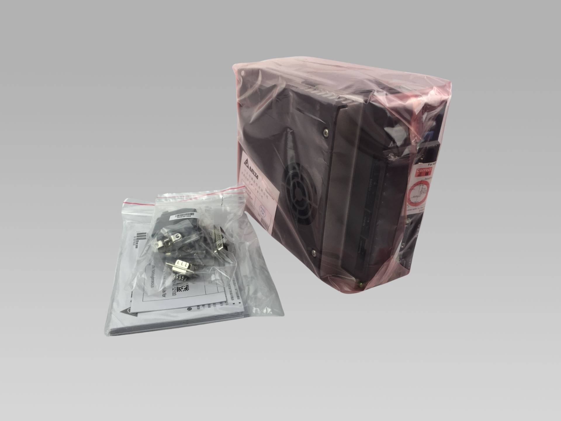 CPU Omron CP1L-EL20DT1-D Asal Baharu Dalam Stok 1 pemacu servo delta