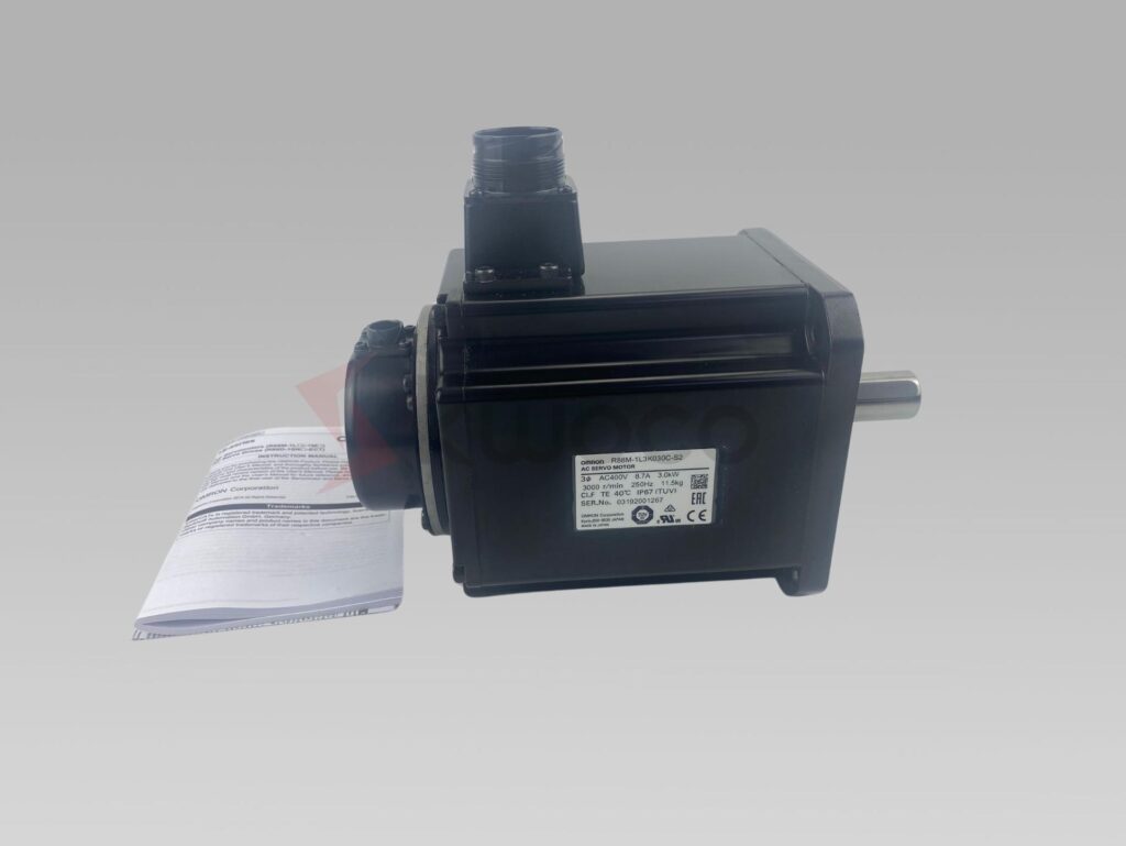 Motor Servo AC Omron R88M-1L3K030C-S2 3KW 1 r88m-1l3k030c-s2